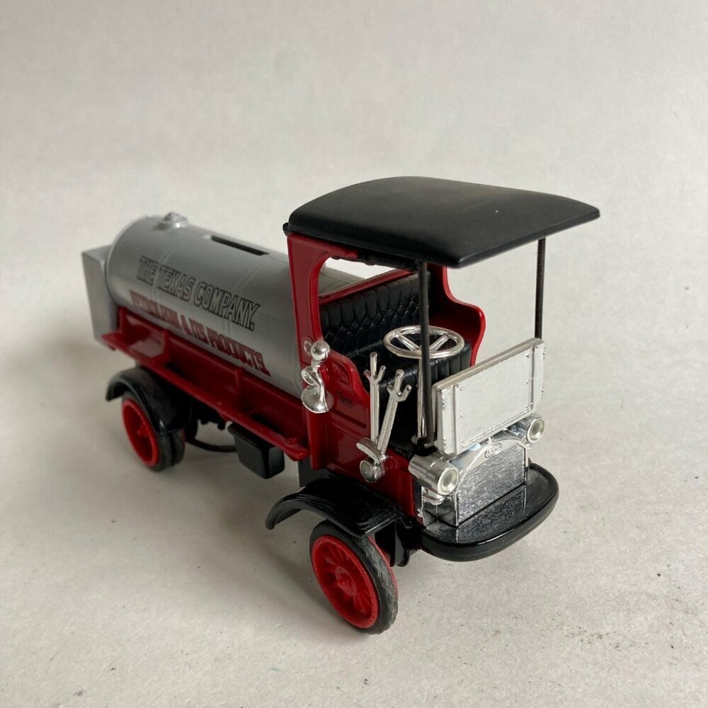 Vintage Ertl 1910 Mack Texaco Tanker Truck Diecast Coin Bank w/ KEY! - Picture 3 of 7